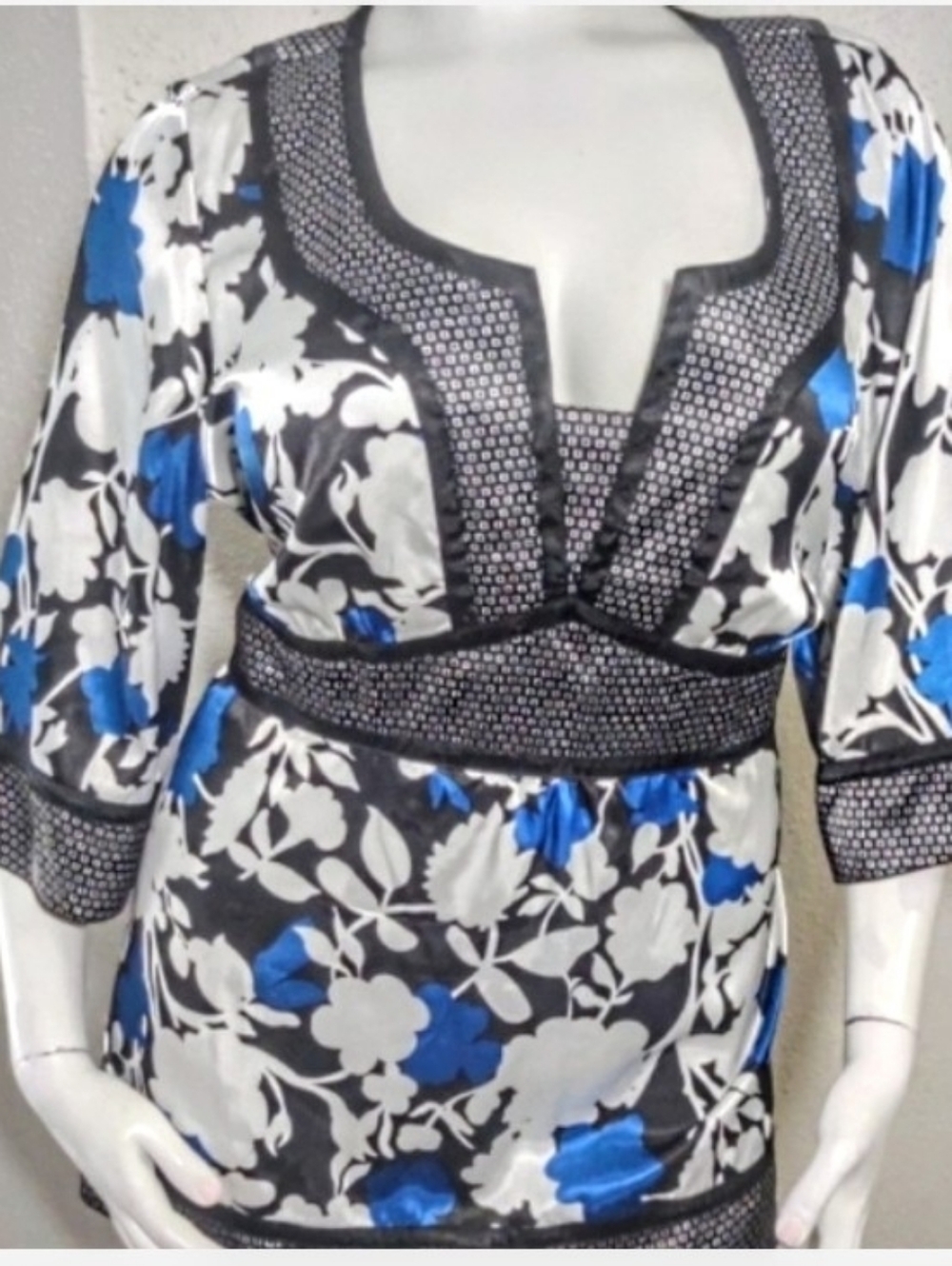 NEW! Lane Bryant Blue and Black Satiny Kimono Style Floral Blouse